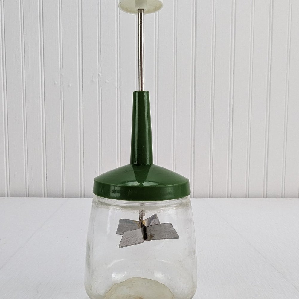 Federal Housewares Glass Food Nut Chopper Green Lid Push Top USA Kitchen